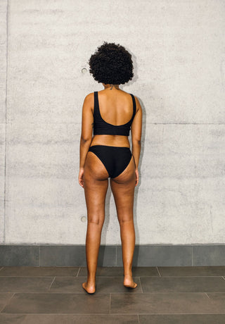 LOVJOI Bikini Top in schwarz hergestellt in Europa